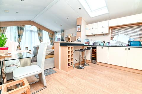 2 bedroom park home for sale, Shorefield, Shorefield Country Park, Downton, Hampshire, SO41