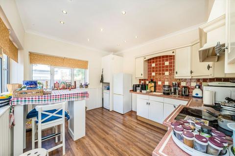 undefined, Kneller Road, Twickenham TW2