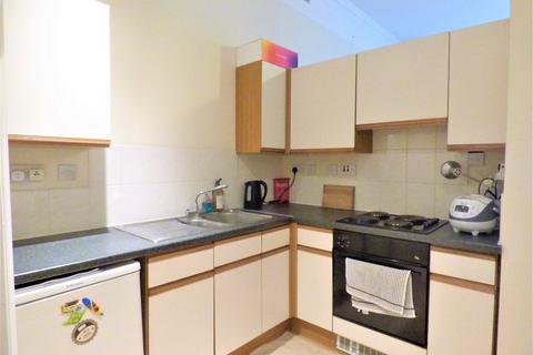 Studio to rent, Milford Court, Surbiton KT5