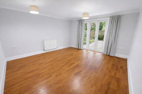 undefined, London Road, Slough SL3