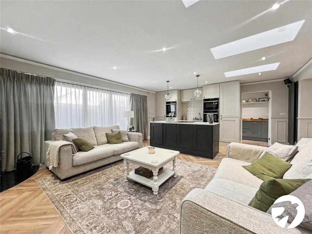 Lounge/Kitchen