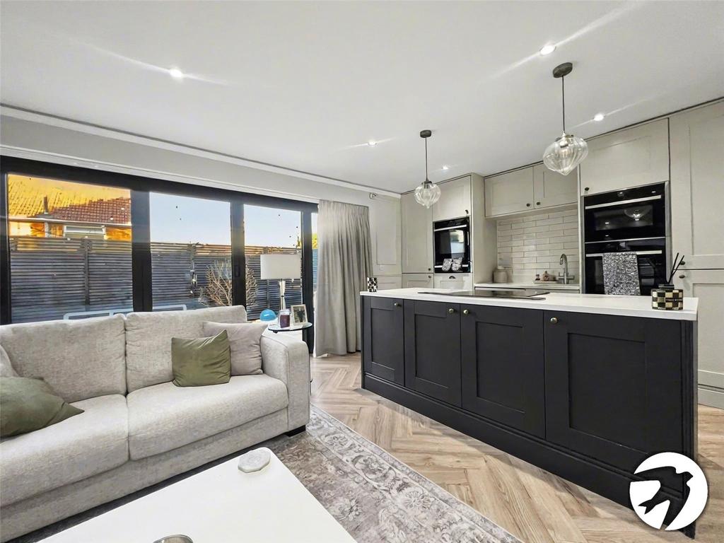 Lounge/Kitchen