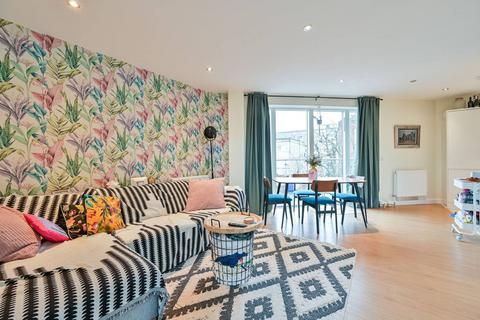 2 bedroom flat for sale, Alvey Street, Elephant and Castle, London, SE17