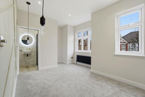 2 bedroom flat for sale, Glenroy Street, London W12