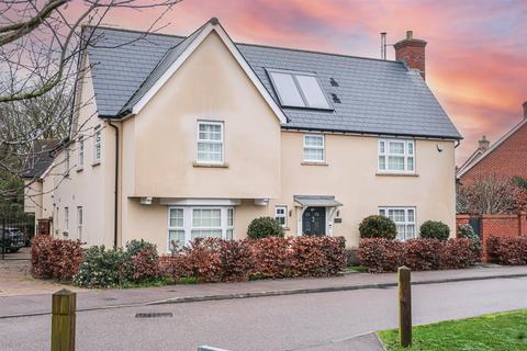 5 bedroom detached house for sale, Christmas Tree Crescent, Hockley SS5