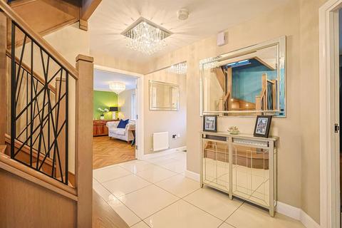 5 bedroom detached house for sale, Christmas Tree Crescent, Hockley SS5