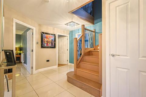 5 bedroom detached house for sale, Christmas Tree Crescent, Hockley SS5