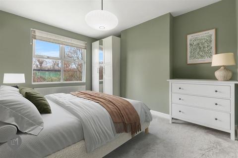 4 bedroom flat for sale, Melrose Avenue, London