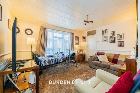 3 bedroom semi-detached house for sale, Barfields, Loughton, IG10