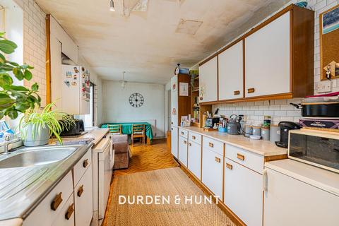 3 bedroom semi-detached house for sale, Barfields, Loughton, IG10