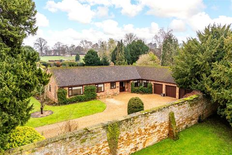4 bedroom bungalow for sale, Dallington Road, Dallington, Northampton, Northamptonshire, NN5