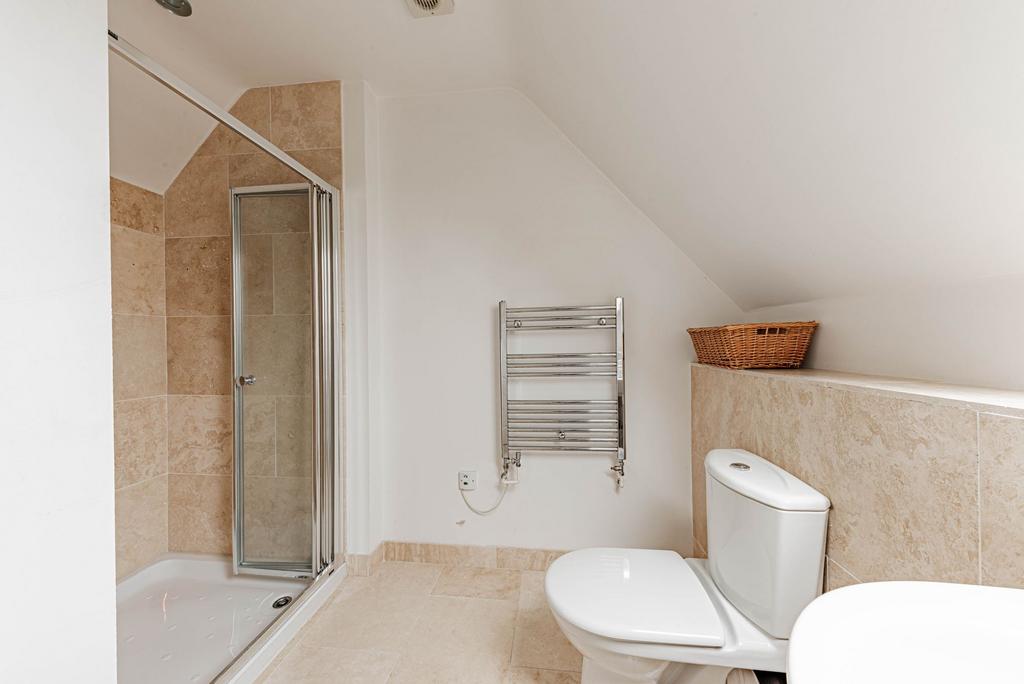 Ensuite Shower W.C (1)