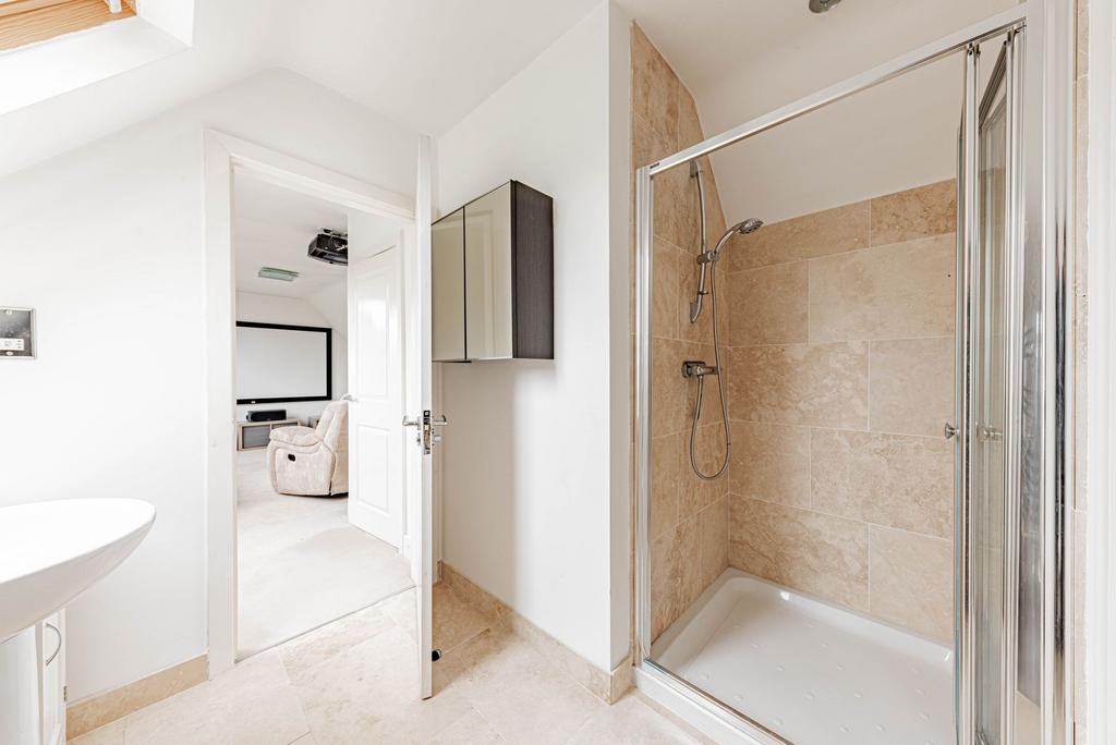 Ensuite  Shower W.C (1)