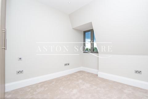 2 bedroom flat to rent, Green Lane, London, NW4