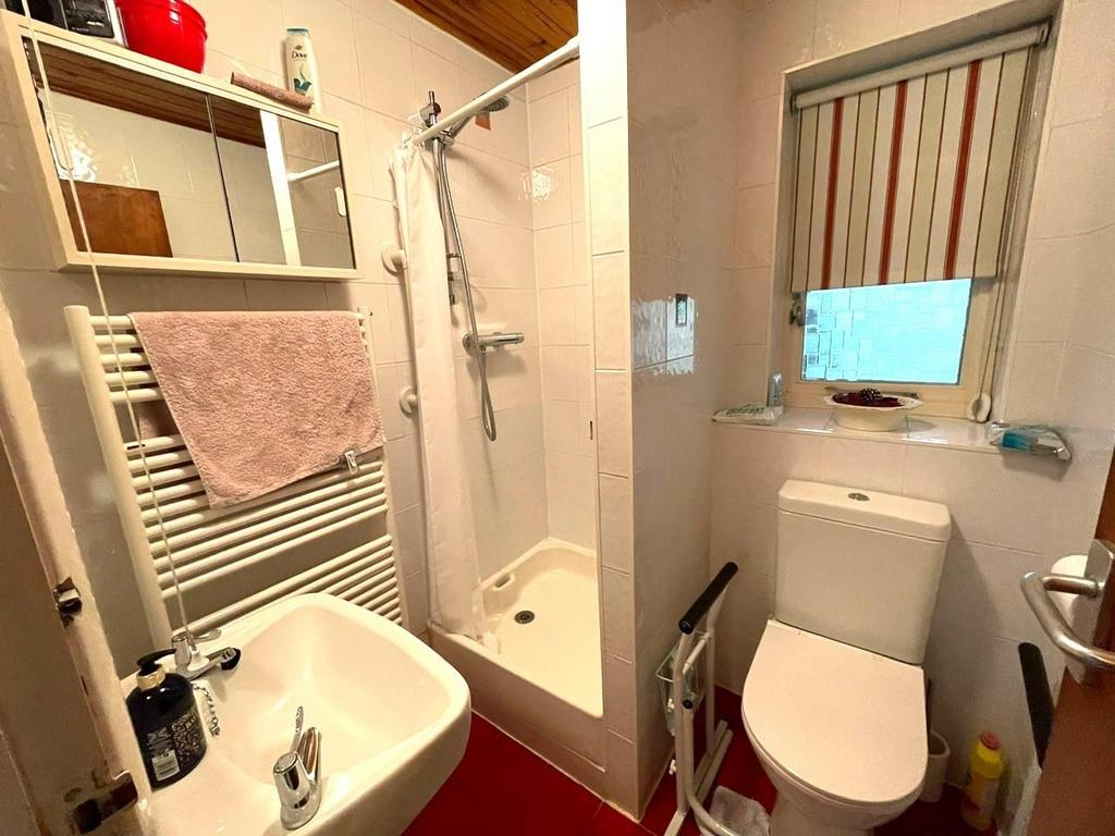 Shower room.jpg