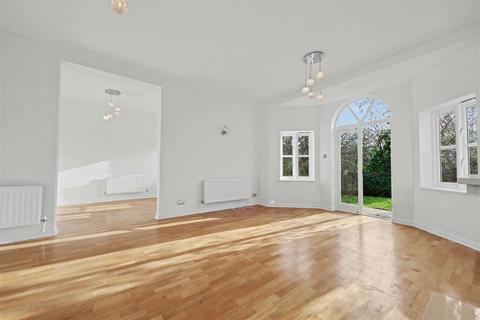 4 bedroom end of terrace house for sale, The Lawns, Shenley