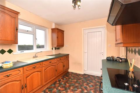 2 bedroom end of terrace house for sale, Hawthorn Drive, Yeadon, Leeds, West Yorkshire