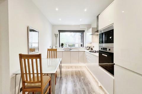5 bedroom detached house for sale, Selvage Lane, London, NW7