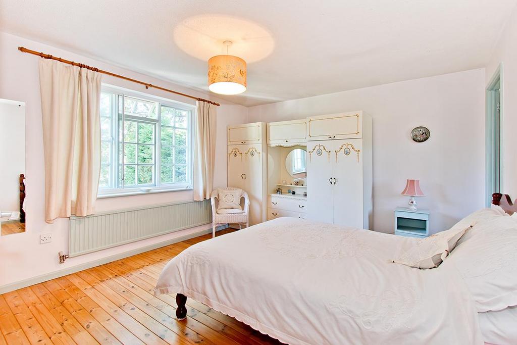 Bed1.jpg