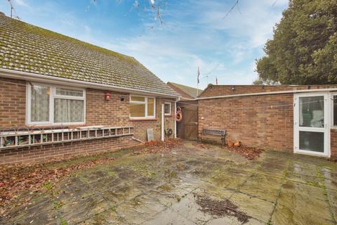 2 bedroom bungalow for sale, Rhodes Gardens, Broadstairs, CT10