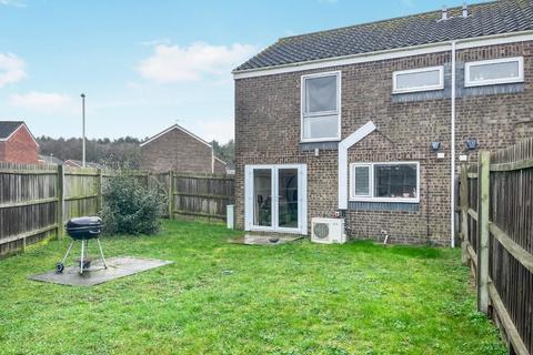 2 bedroom end of terrace house for sale, Apple Close, Brandon IP27