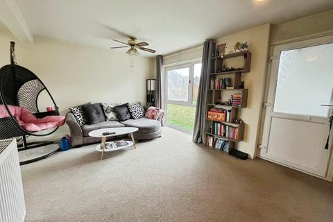 2 bedroom end of terrace house for sale, Apple Close, Brandon IP27