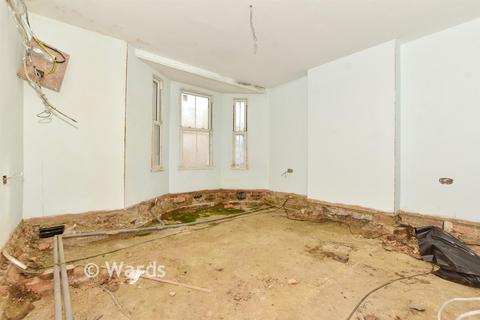 4 bedroom ground floor maisonette for sale, Broomfield Road, Cheriton, Folkestone, Kent