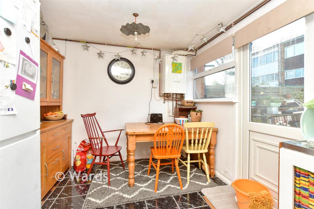 Kitchen/ Breakfast Room