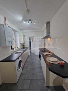 4 bedroom end of terrace house to rent, Roman Street, Leicester LE3