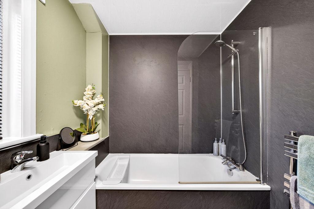 Upstairs bathroom