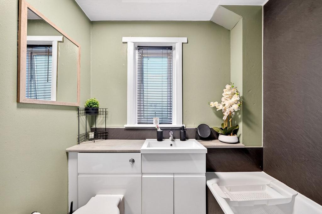 Upstairs bathroom