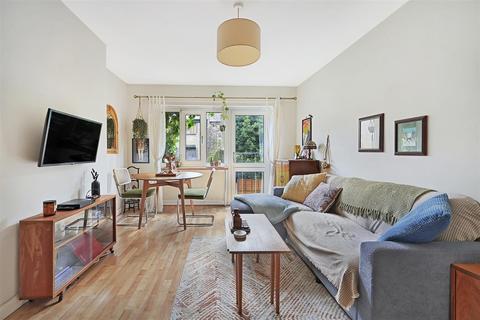 1 bedroom flat for sale, Pepys House, Kirkwall Place, London