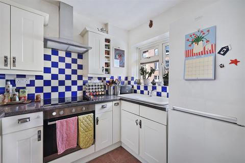 1 bedroom flat for sale, Pepys House, Kirkwall Place, London