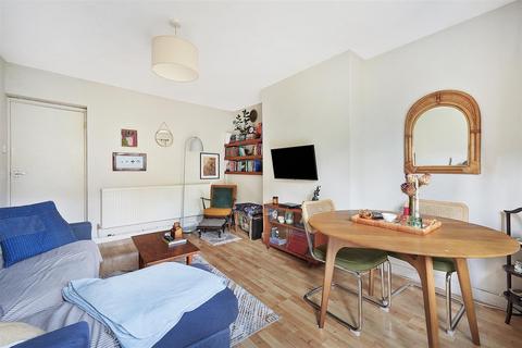 1 bedroom flat for sale, Pepys House, Kirkwall Place, London