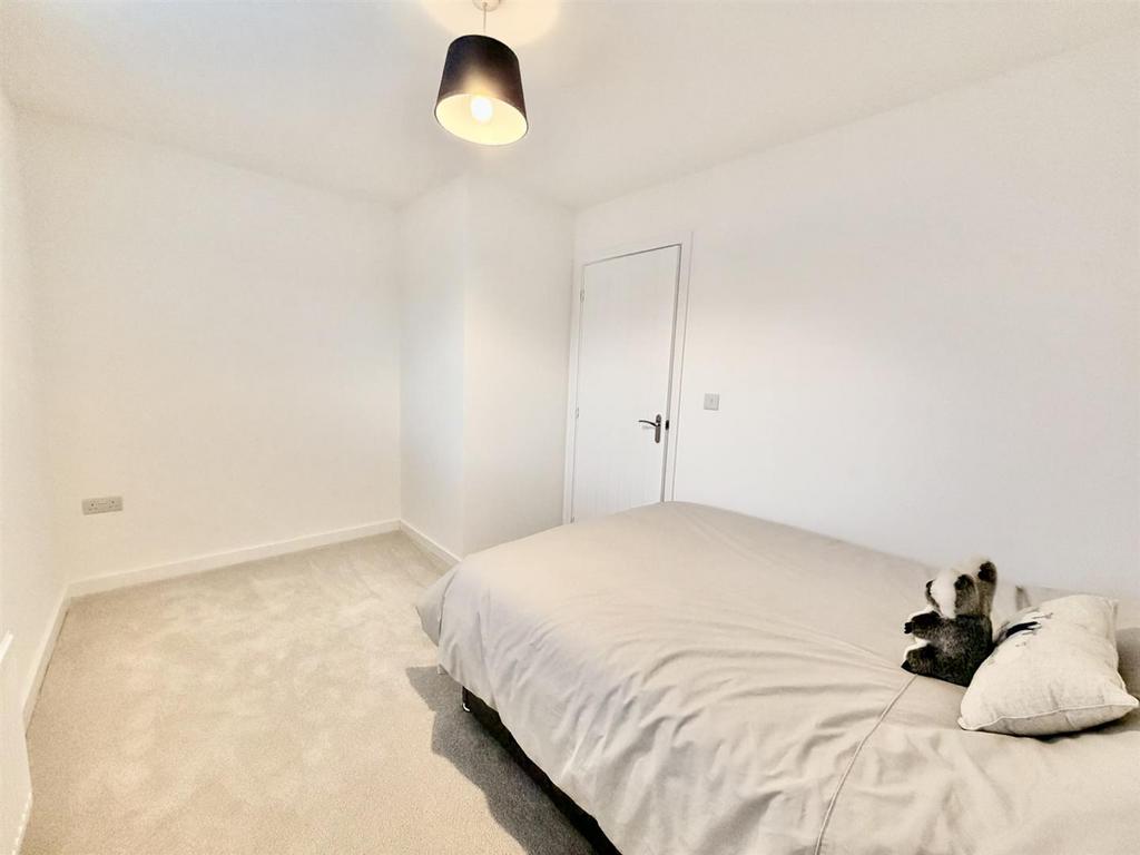 Bed2.JPEG