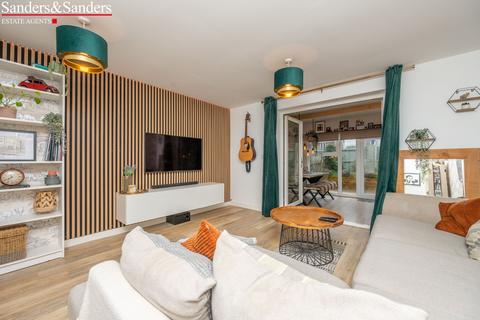 2 bedroom semi-detached house for sale, Bartletts Avenue, Stratford upon Avon, CV37