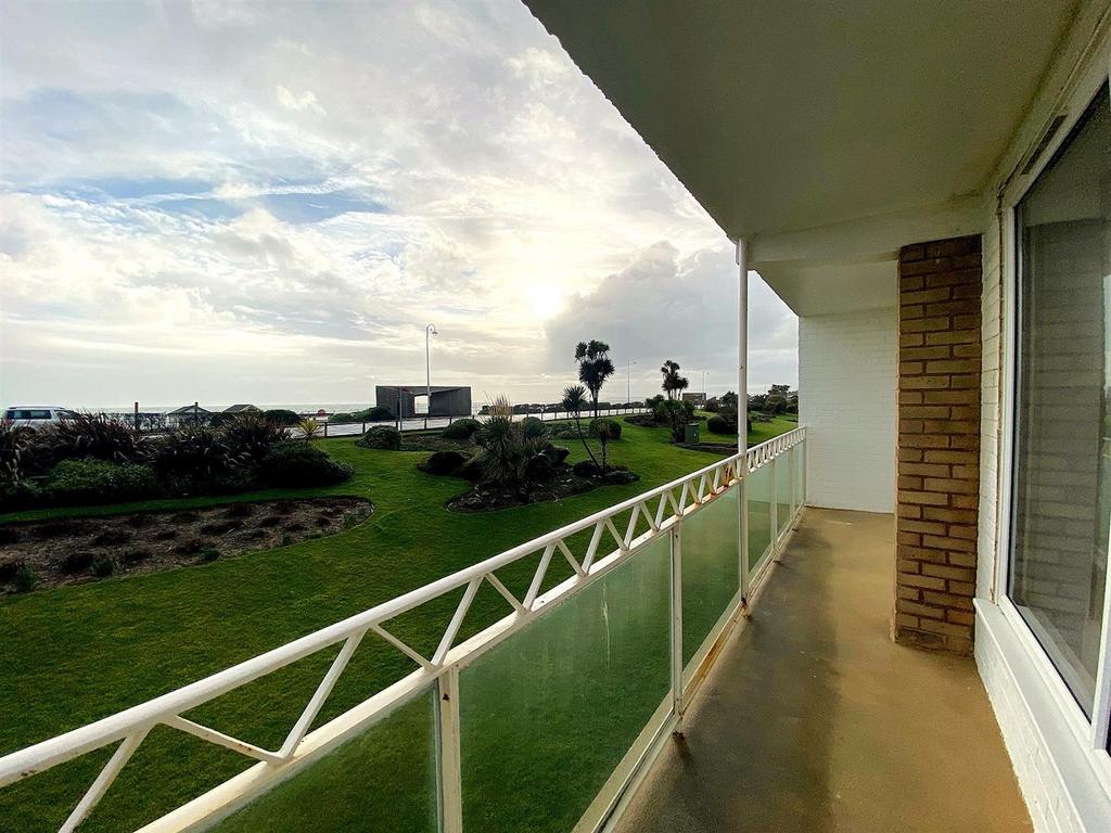 7 St Thomas - Balcony1.jpg