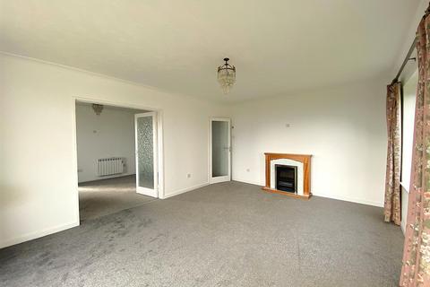2 bedroom flat for sale, West Parade, Bexhill-On-Sea