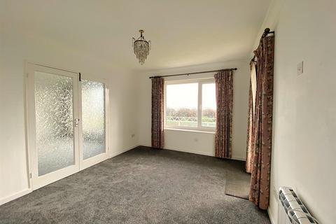 2 bedroom flat for sale, West Parade, Bexhill-On-Sea