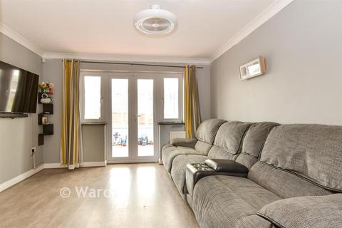 3 bedroom detached house for sale, Grain Road, Middle Stoke, Rochester, Kent