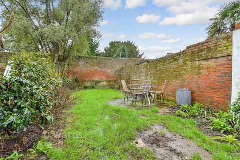 2 bedroom end of terrace house for sale, Castle View, Tonbridge TN11