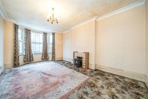 3 bedroom flat for sale, Brixton Road, London SW9