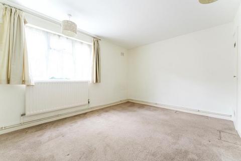 2 bedroom apartment to rent, Sandgate House, Queens Walk, W5 1TN