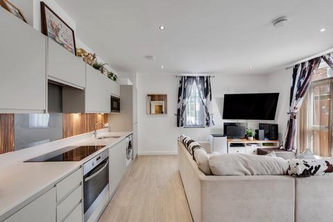 2 bedroom apartment for sale, Montrose House, Hanworth Lane, Chertsey, Surrey, KT16