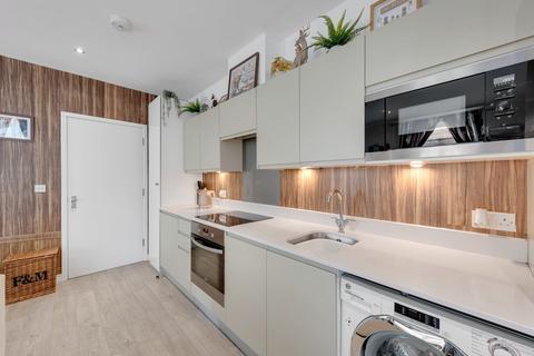 2 bedroom apartment for sale, Montrose House, Hanworth Lane, Chertsey, Surrey, KT16