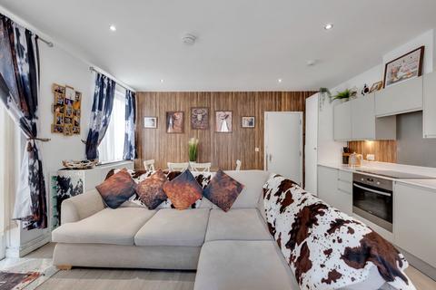 2 bedroom apartment for sale, Montrose House, Hanworth Lane, Chertsey, Surrey, KT16