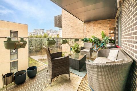2 bedroom flat for sale, River Rise Close, London SE8