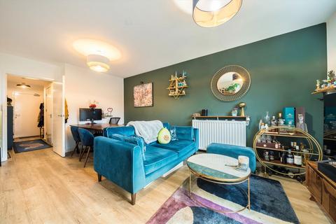 2 bedroom flat for sale, River Rise Close, London SE8
