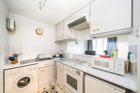 undefined, Worthington Close, Mitcham