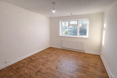 undefined, Walnut Tree Road, Greater London TW5